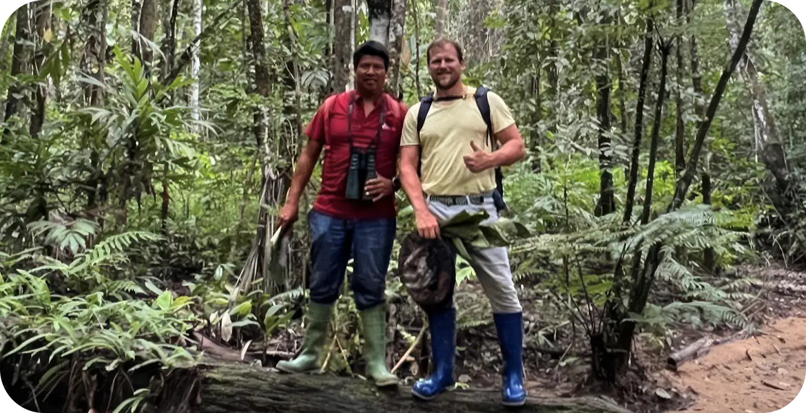 Alternative Text: Partnership between Andrés Apana Hinojosa and Richard Borrmann supporting a community based ecotourism project.